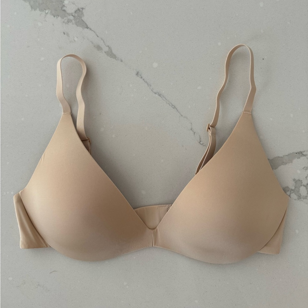 SKIMS WIRELESS FORM SUPER PUSH-UP BRA
SAND / 34 / B
